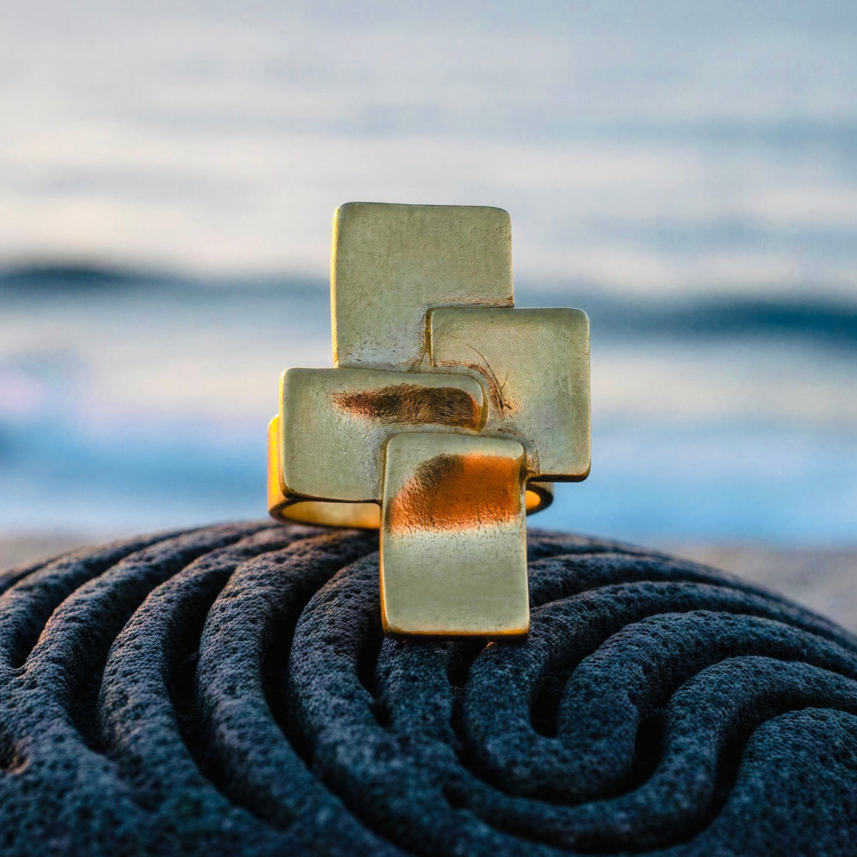 Anillo Escher Dorado