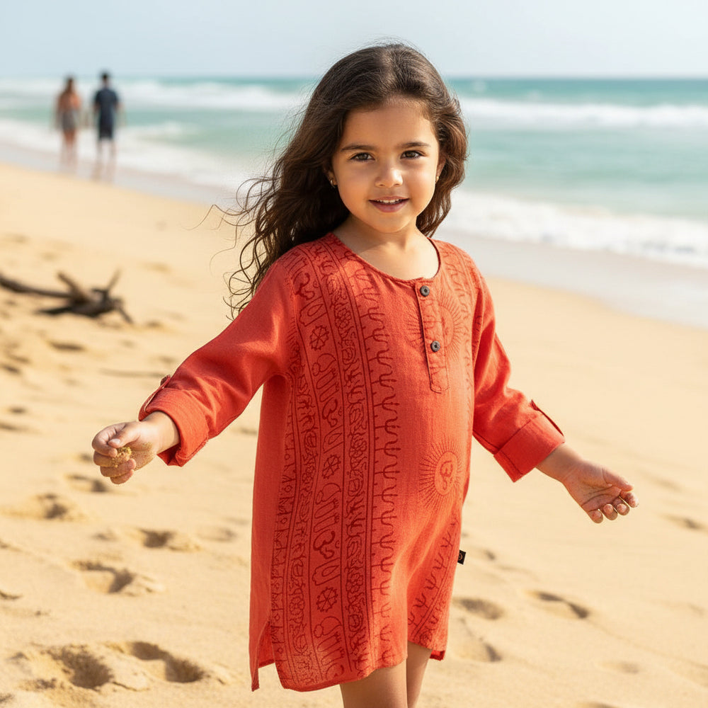 Kurta Roja de Niños. (Recomendamos pedir una talla más).