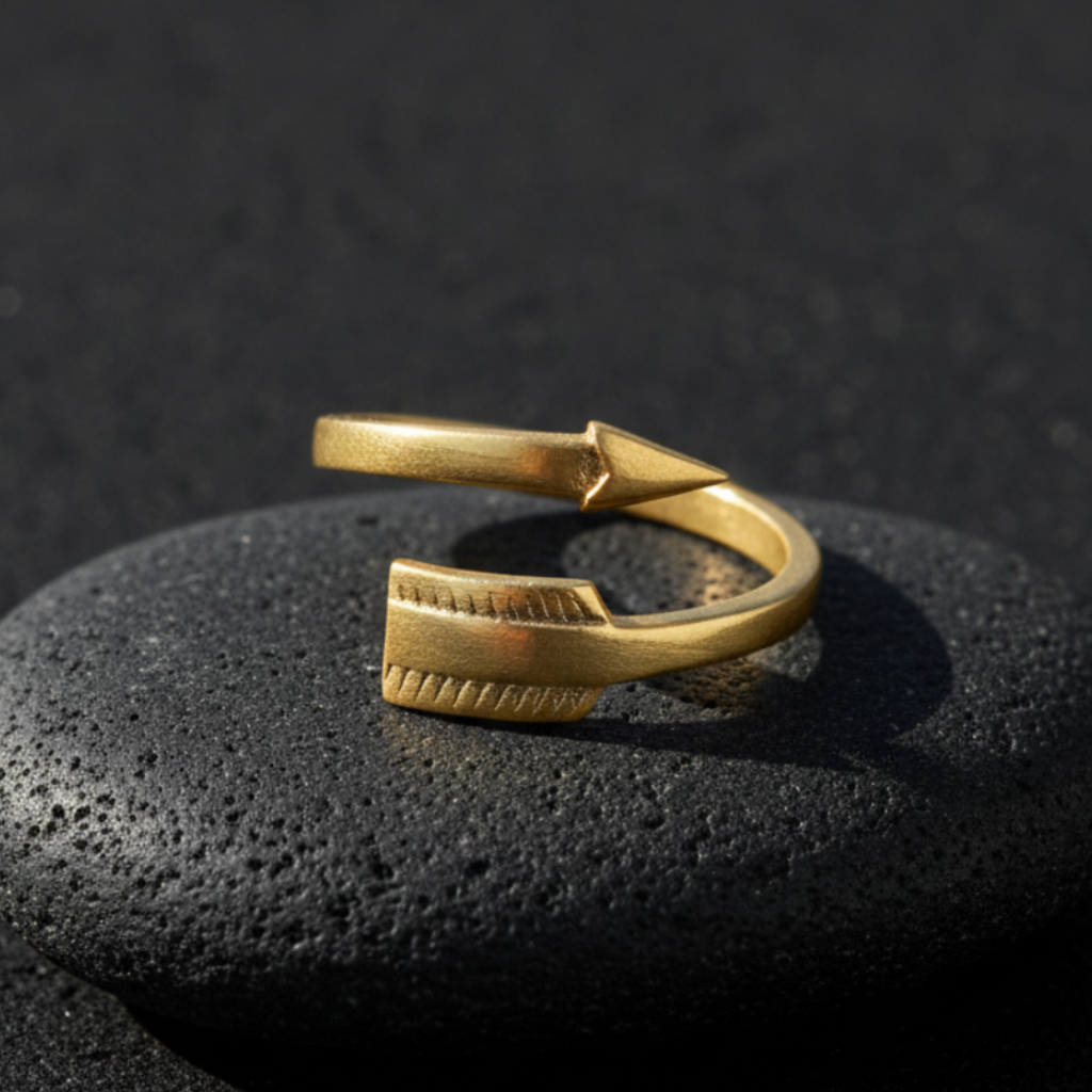 Anillo De Flecha Dorado